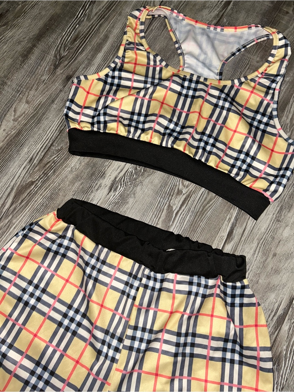 Women’s Multi-Color Sports Bra And Leggings Set - Picture 2 of 3
